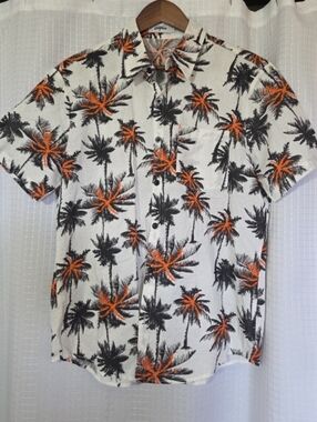 VATPAVE Men's Hawaiian Shirt -White, Orange, Black- Size M- NWOT